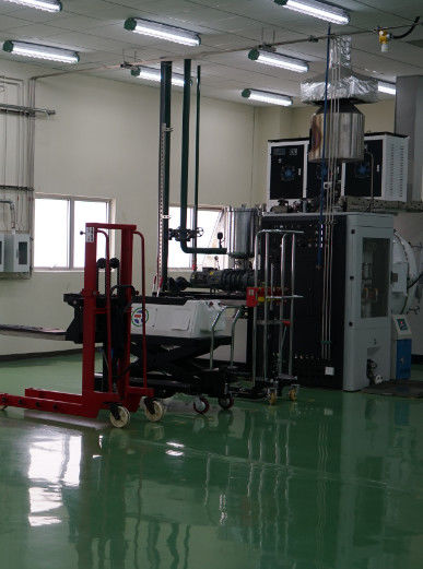 Poniendo en servicio el horno industrial del vacío del trabajo fortalezca después de que las ventas combinen para la instalación