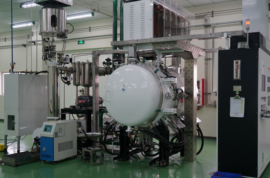 Poniendo en servicio el horno industrial del vacío del trabajo fortalezca después de que las ventas combinen para la instalación